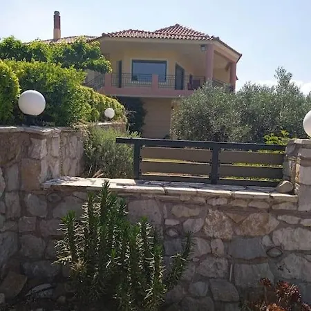 Holiday home σπίτι στη εξοχή *